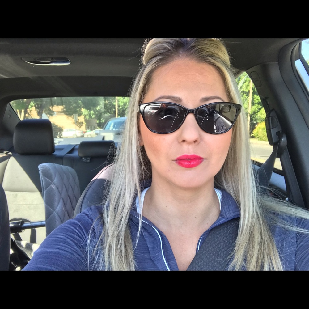 Meet your Posher, Rose